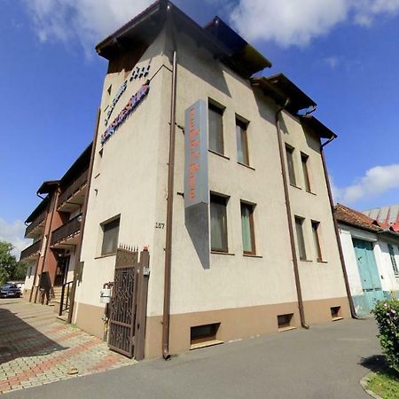 Pension Deutsches Haus Braşov Buitenkant foto
