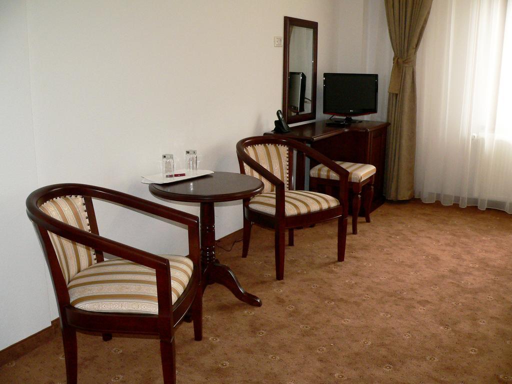 Pension Deutsches Haus Braşov Kamer foto