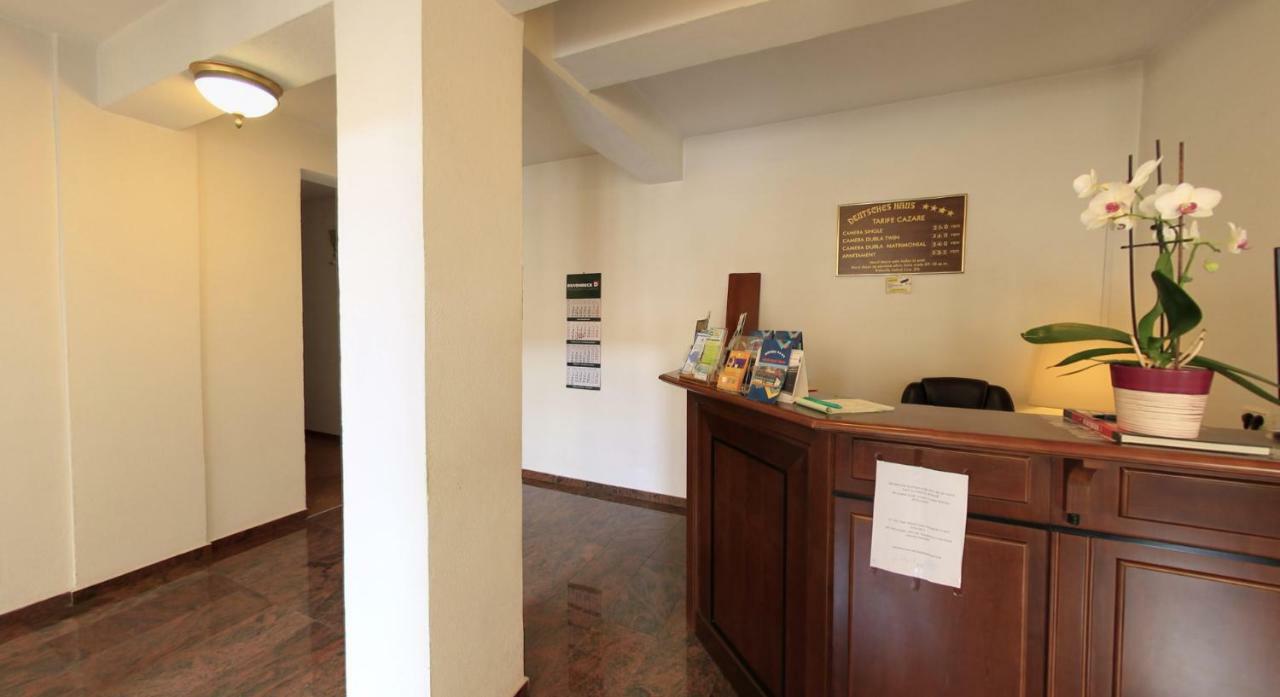 Pension Deutsches Haus Braşov Buitenkant foto